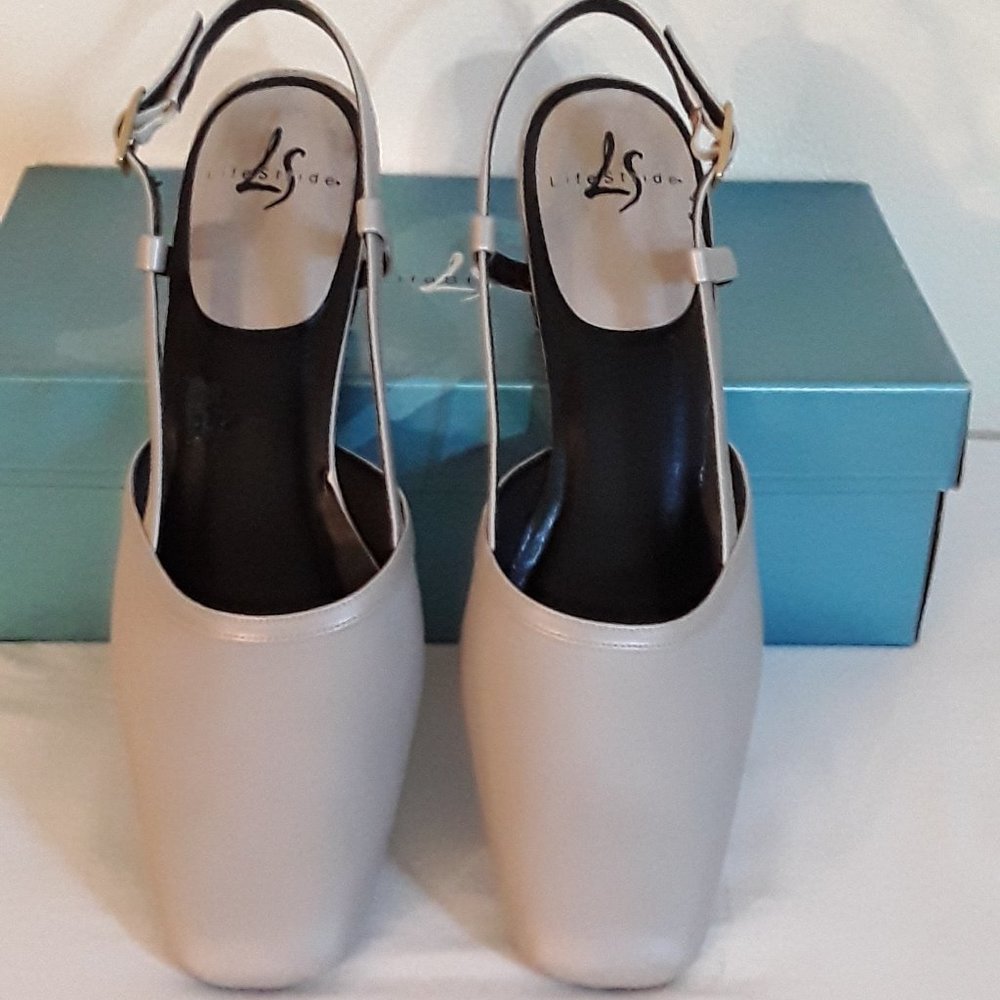 WOMEN'S SLINGBACKS by LIFE STRIDE 9.5